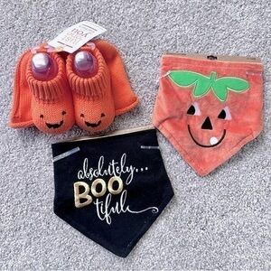 Halloween baby knit hat & bootie set and two bibs